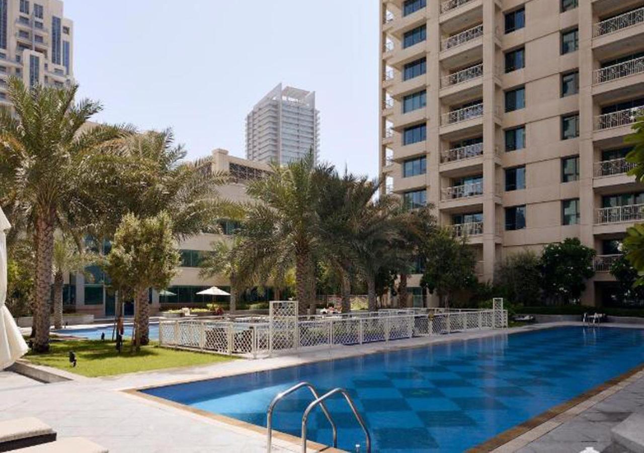 The Signature Burj Khalifa View With Terrace Апартаменты